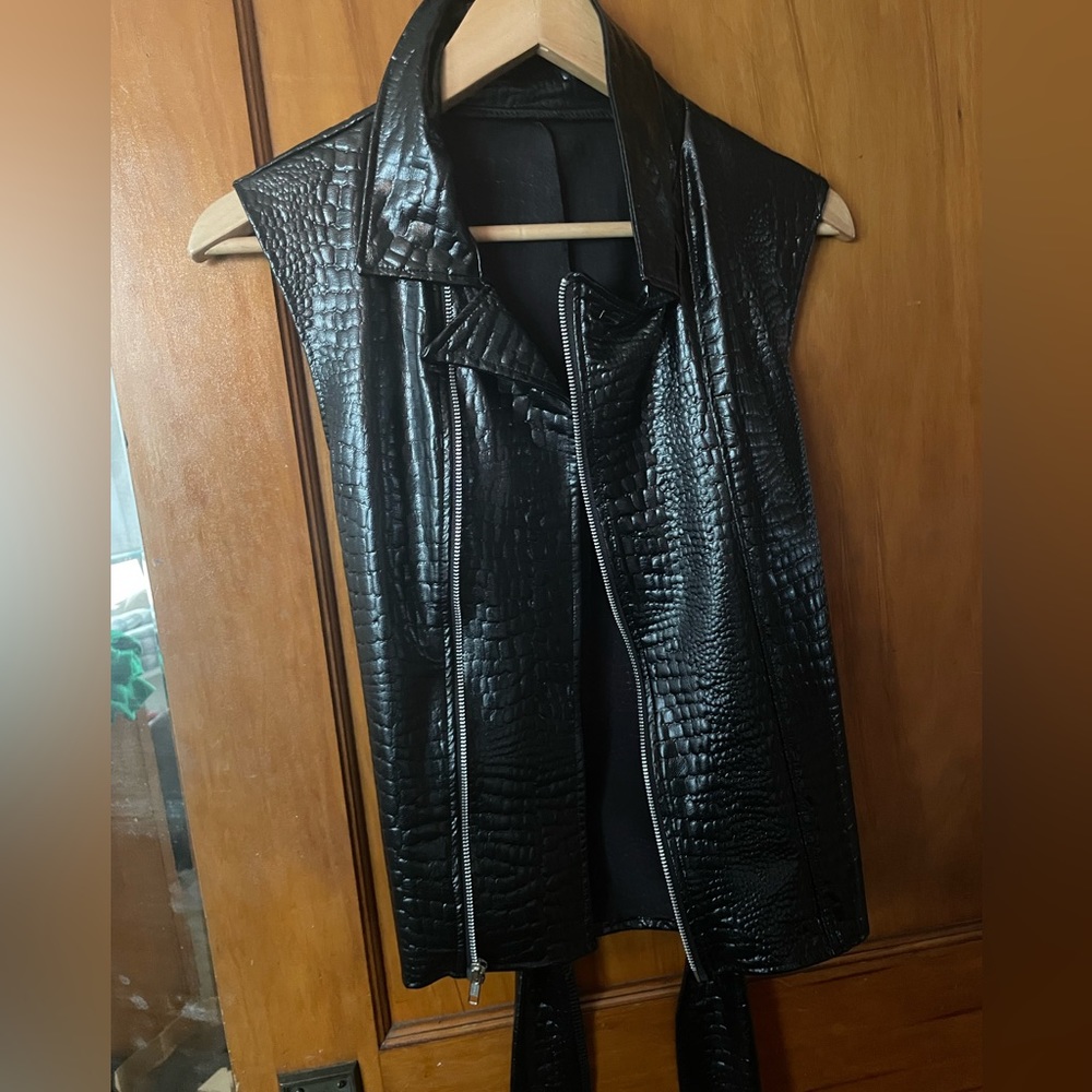 Vest vegan leather vintage zipper belted size S